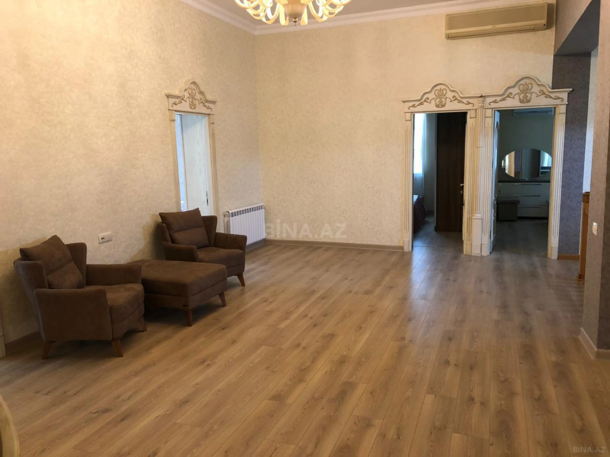 Kirayə verilir 8 otaqlı həyət evi 480 m²