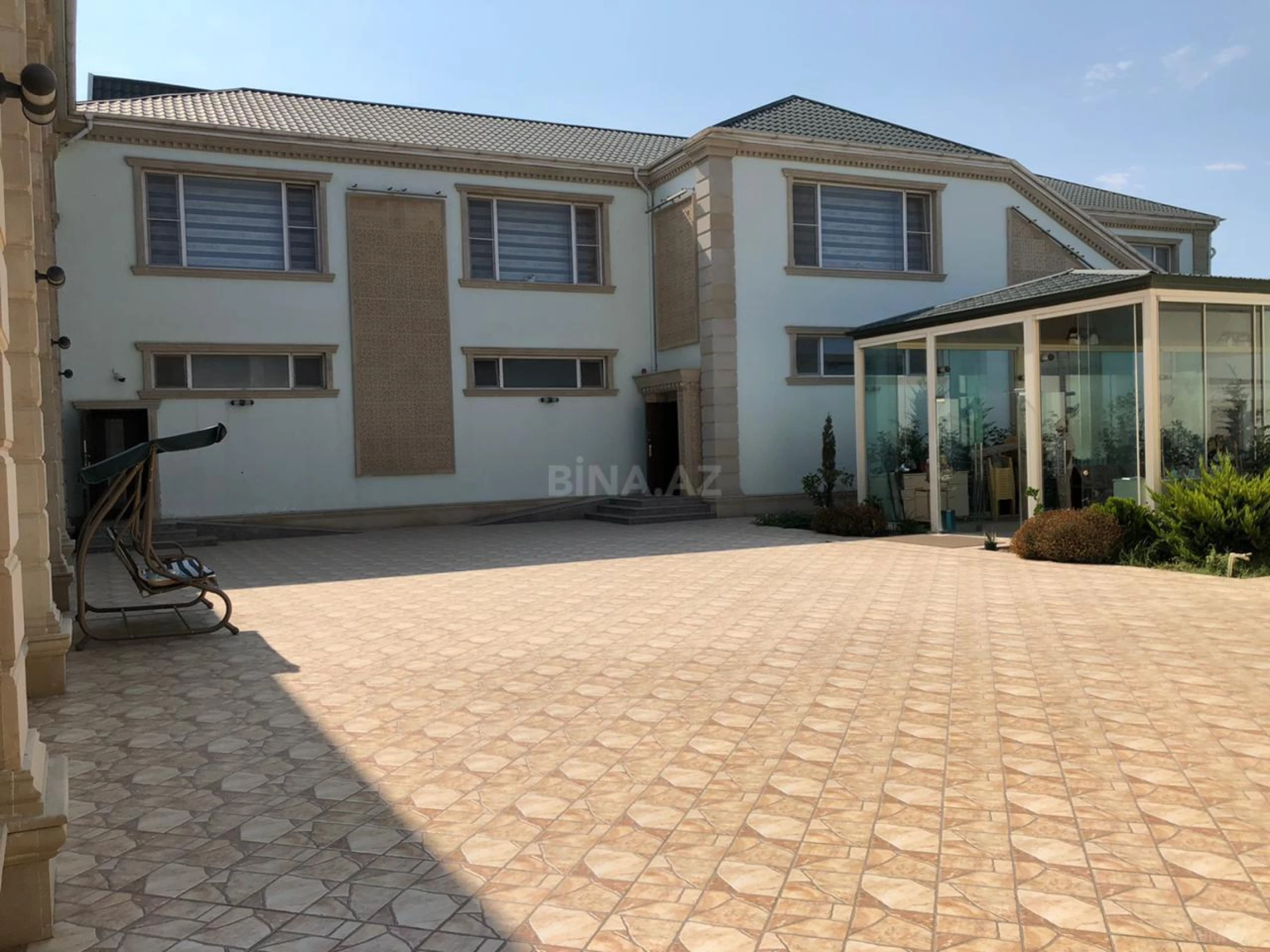 Kirayə verilir 8 otaqlı həyət evi 480 m²