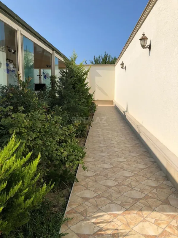 Kirayə verilir 8 otaqlı həyət evi 480 m²