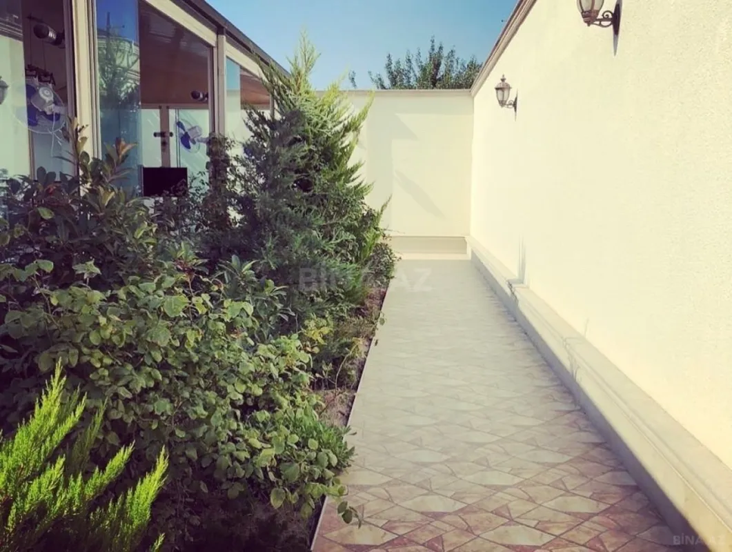 Kirayə verilir 8 otaqlı həyət evi 480 m²
