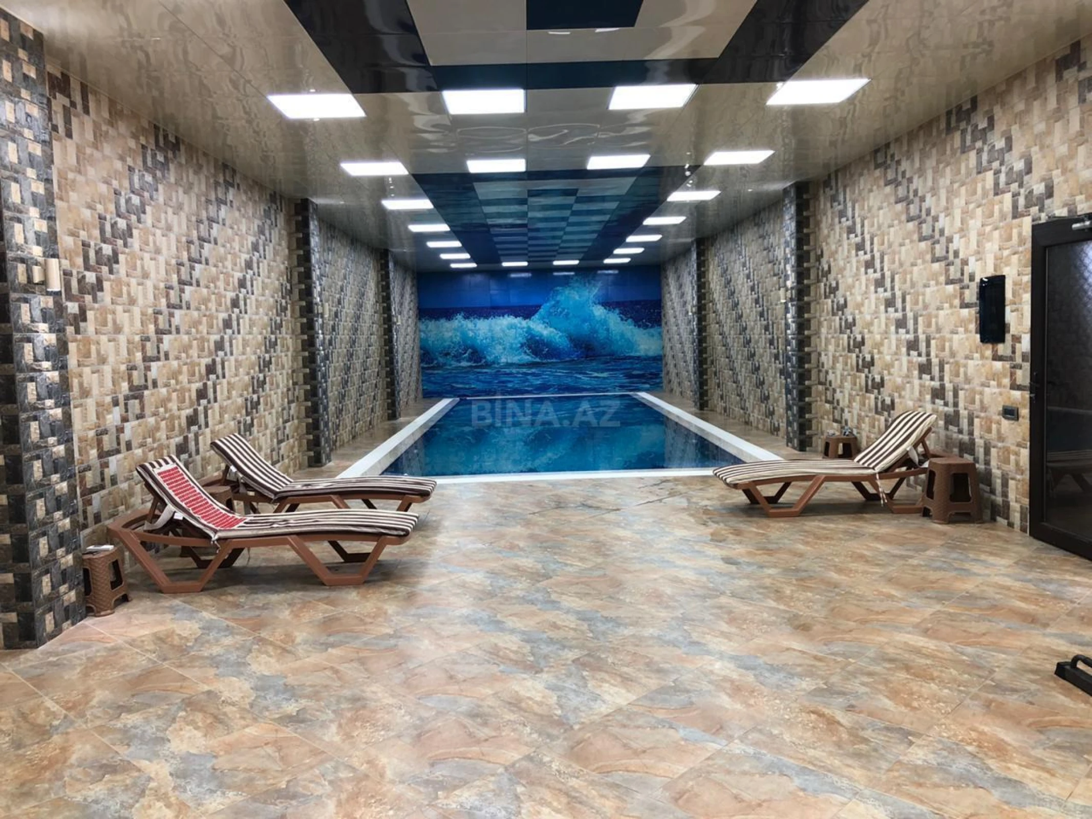 Kirayə verilir 8 otaqlı həyət evi 480 m²