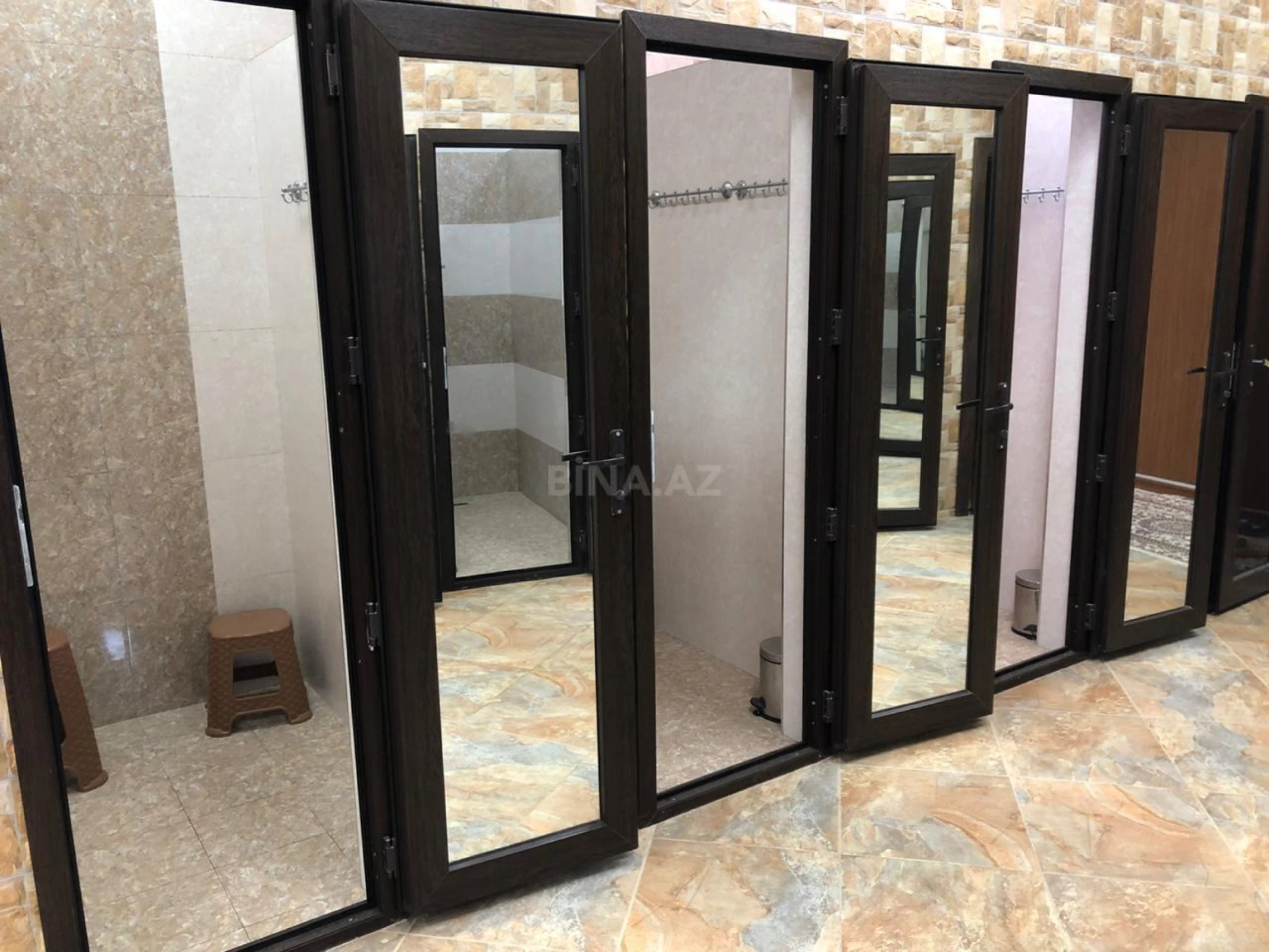 Kirayə verilir 8 otaqlı həyət evi 480 m²