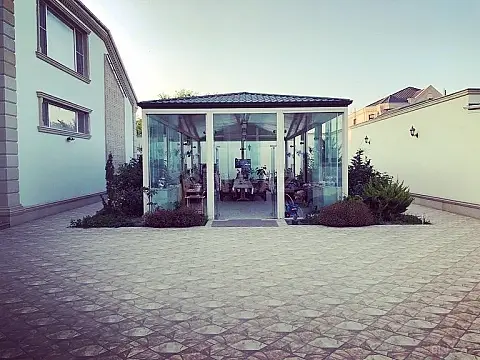 Kirayə verilir 8 otaqlı həyət evi 480 m²