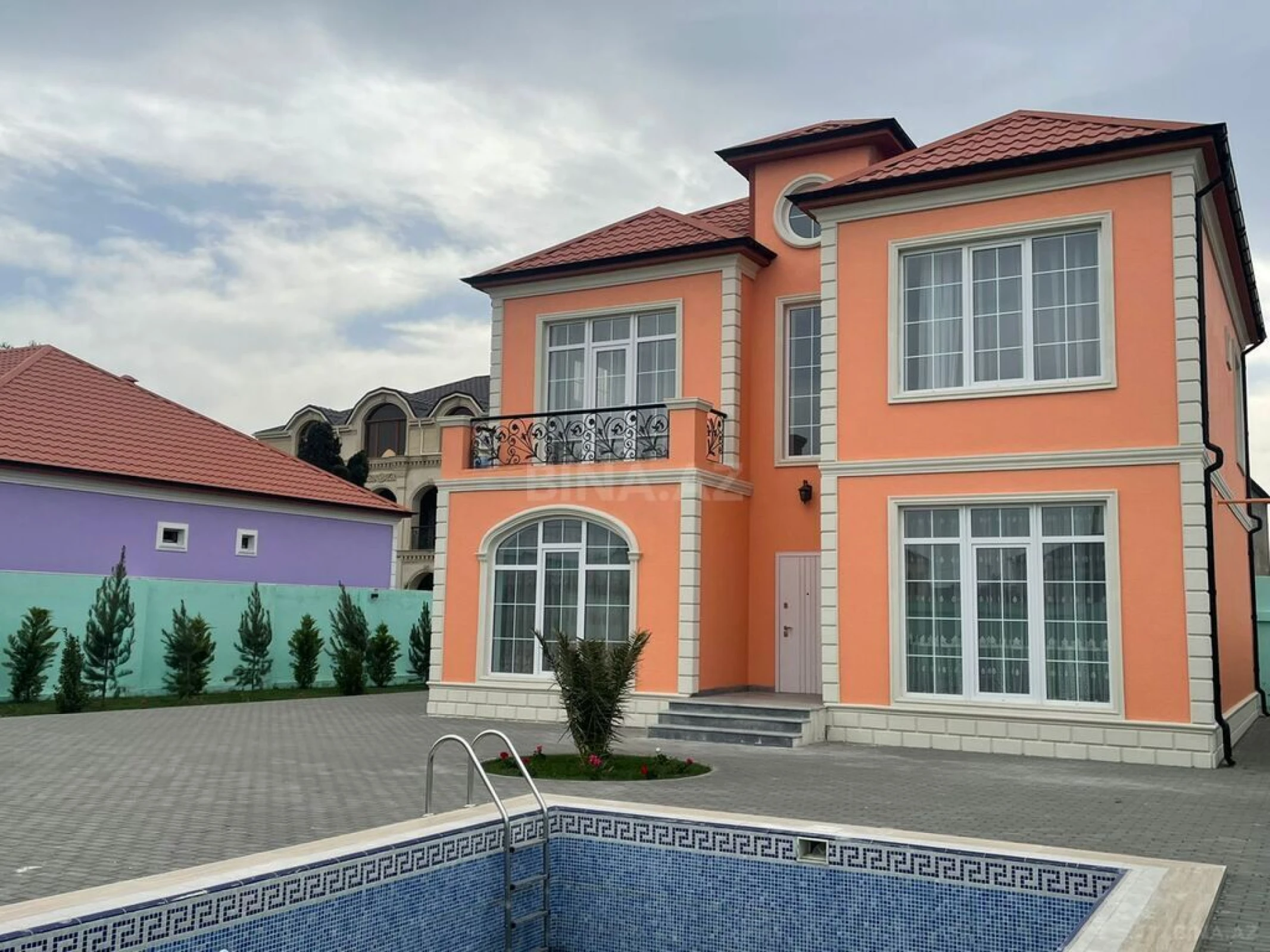 Satılır həyət evi 237 m²