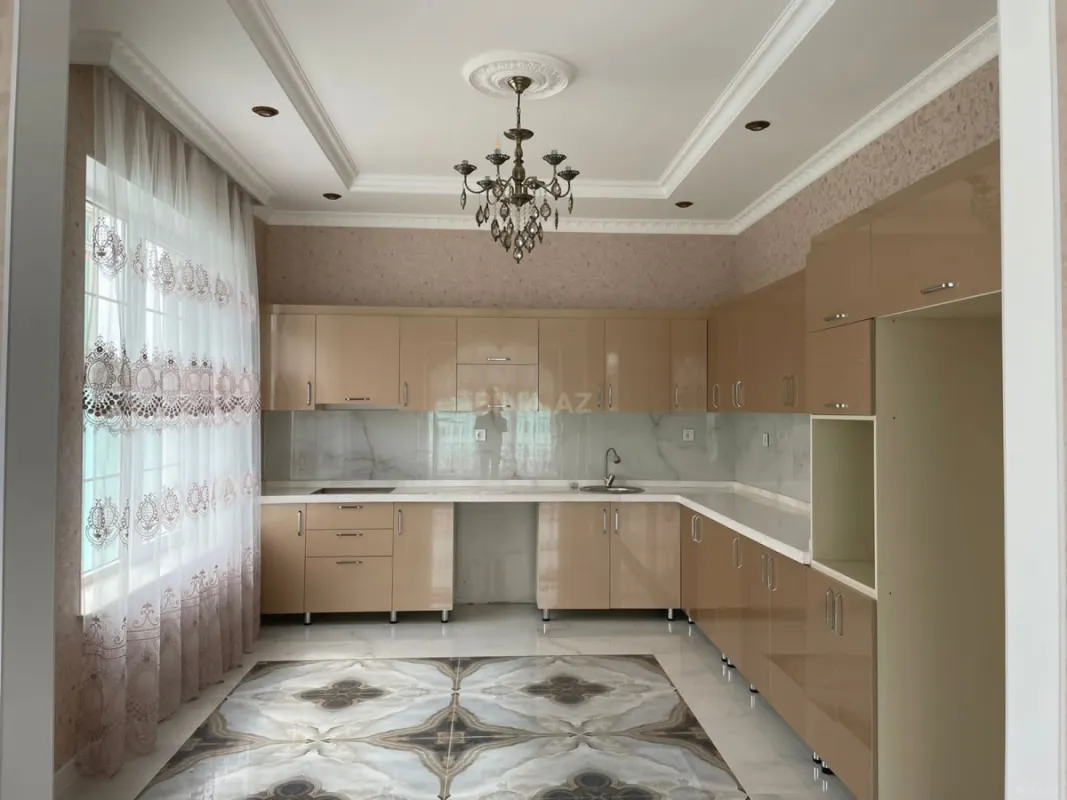 Satılır həyət evi 237 m²