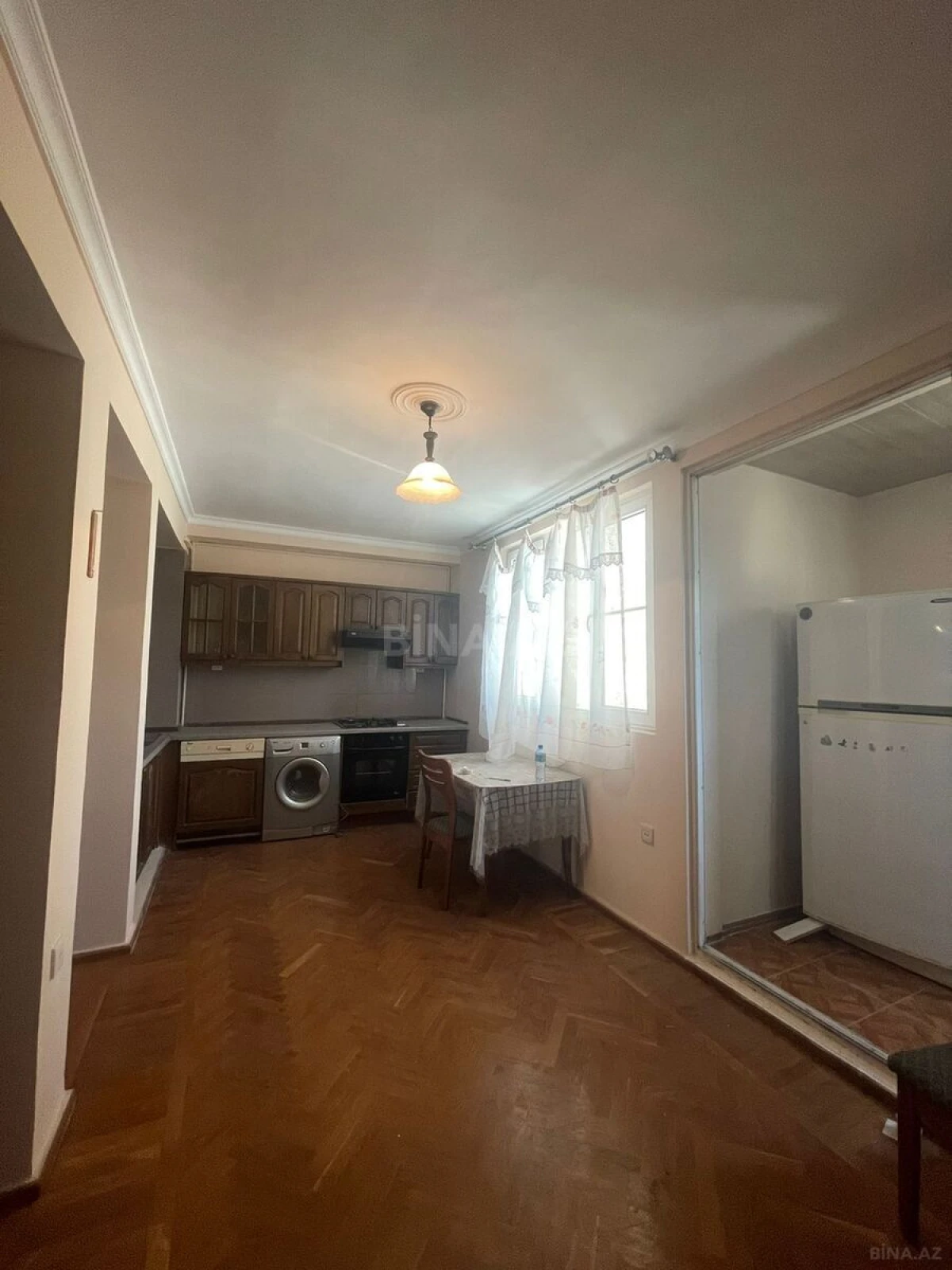 Satılır 2 otaqlı mənzil 83 m²