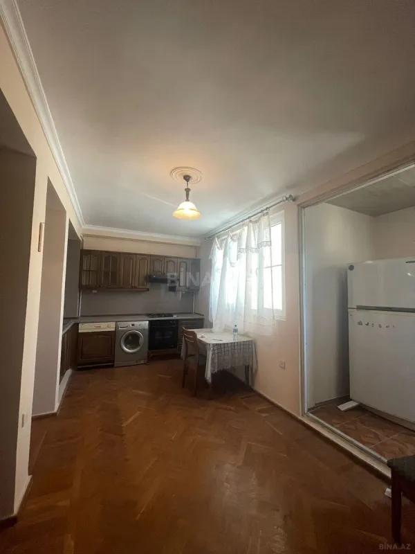 Satılır 2 otaqlı mənzil 83 m²