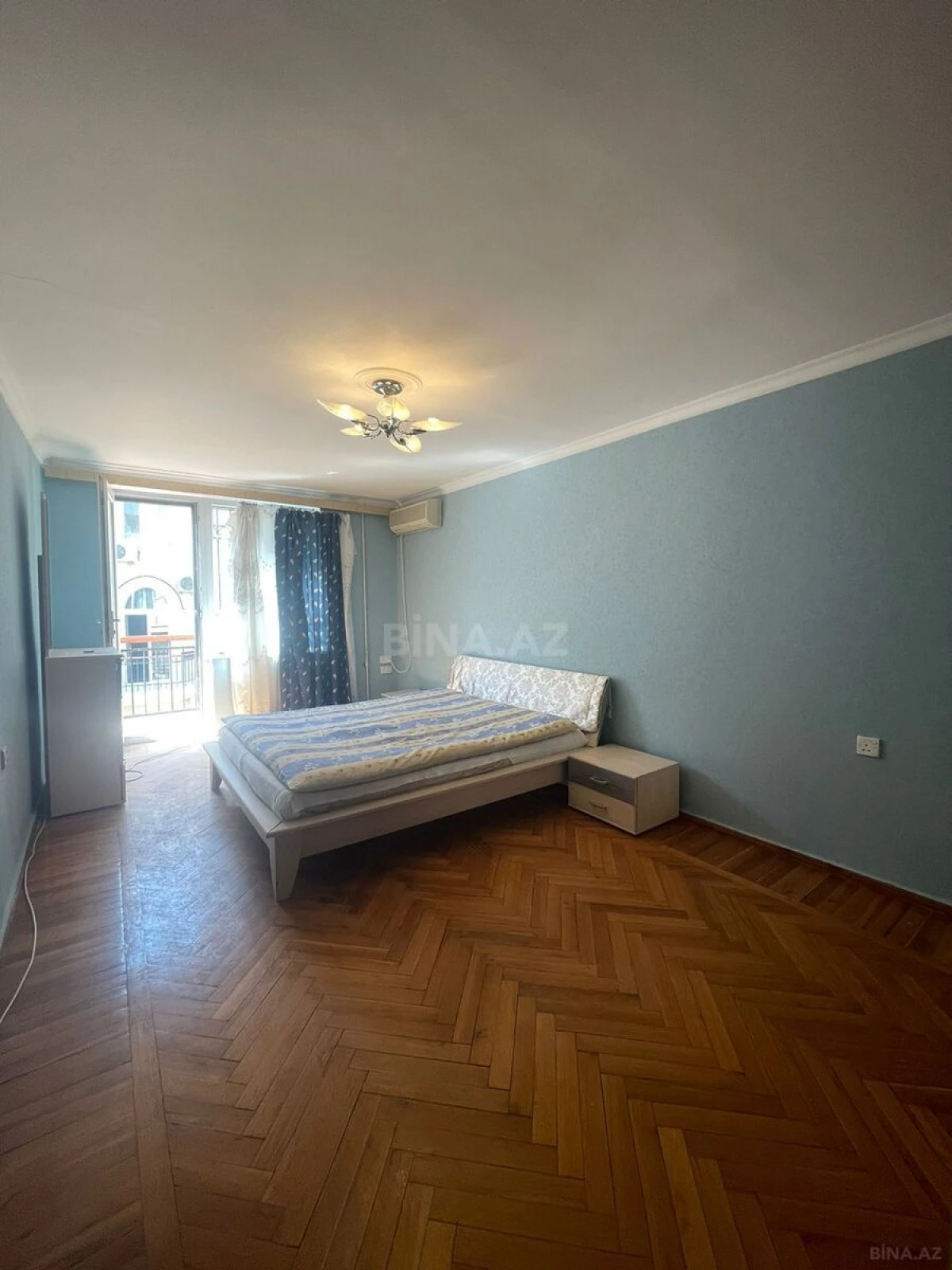 Satılır 2 otaqlı mənzil 83 m²