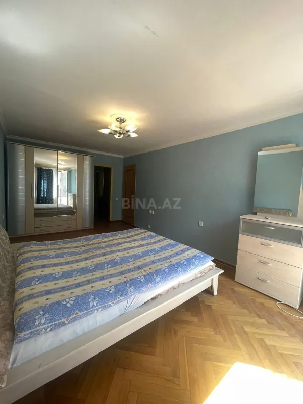 Satılır 2 otaqlı mənzil 83 m²