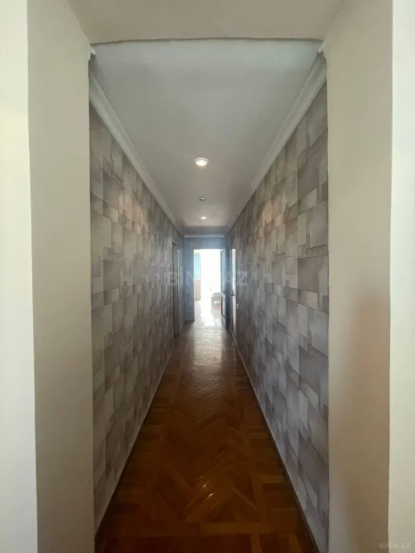 Satılır 2 otaqlı mənzil 83 m²