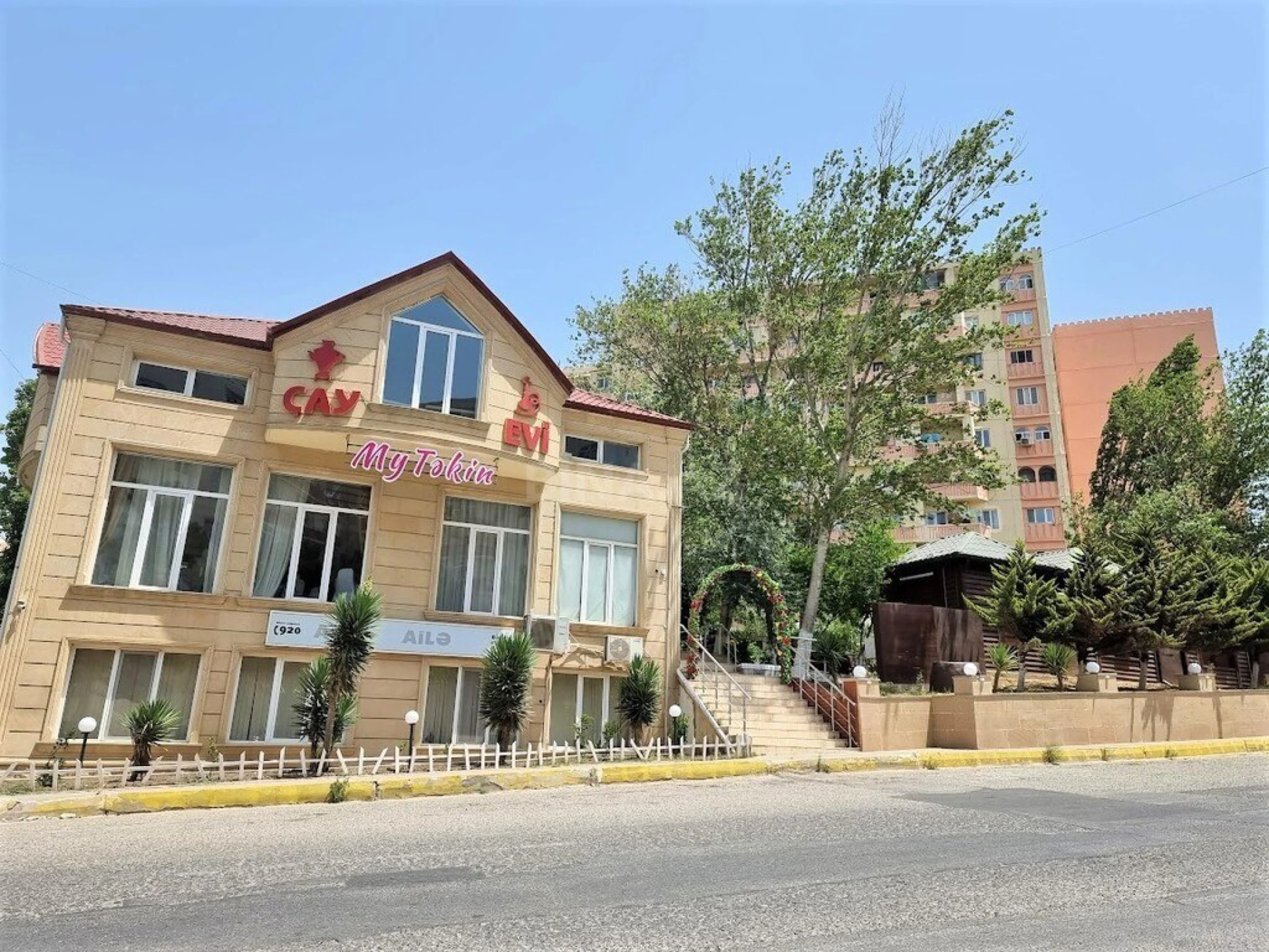 Satılır obyekt 580 m²