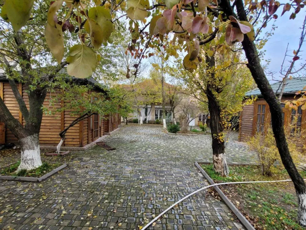 Satılır obyekt 580 m²