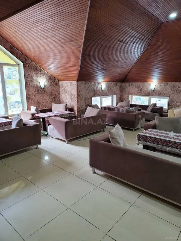 Satılır obyekt 580 m²