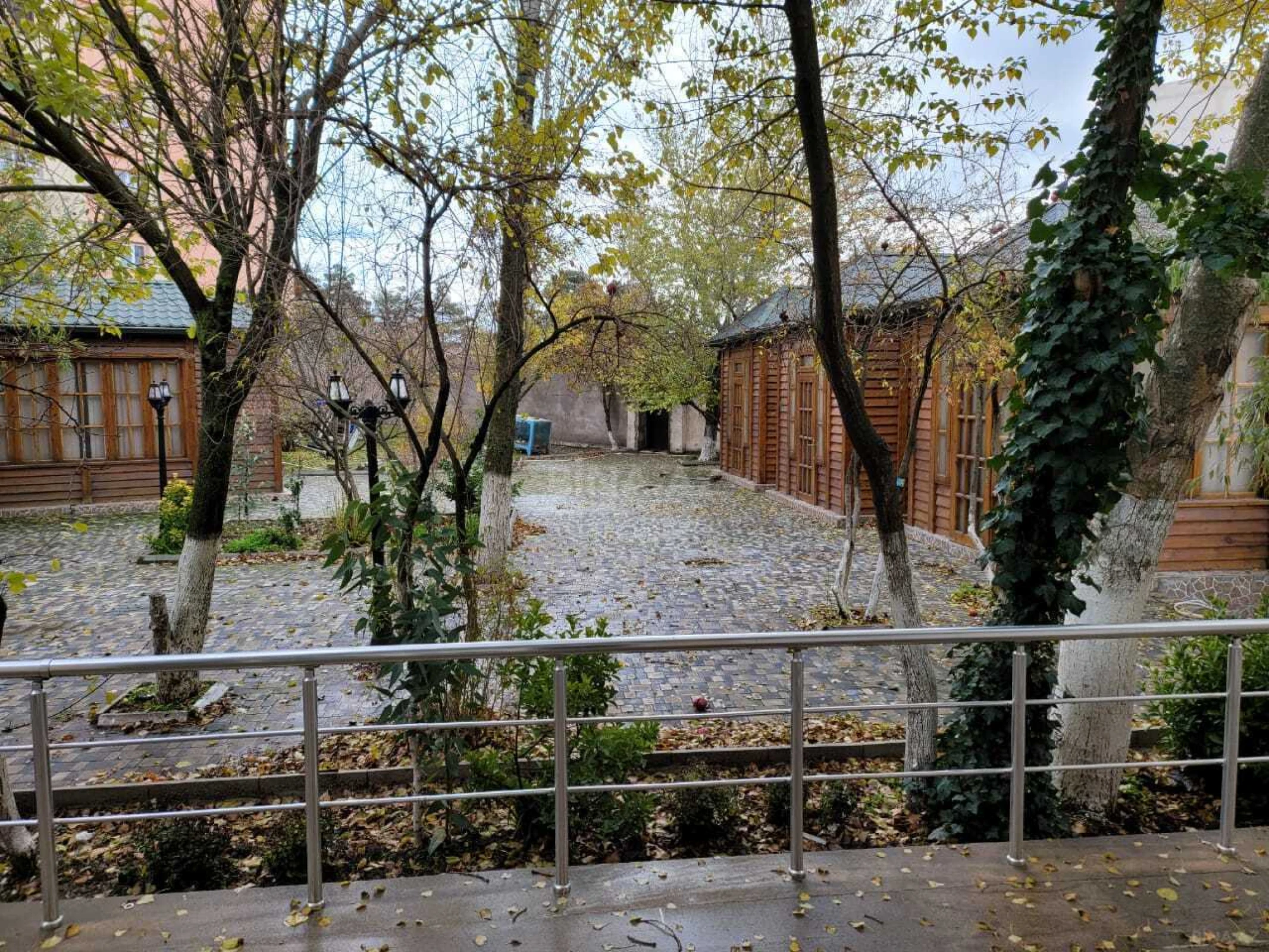 Satılır obyekt 580 m²