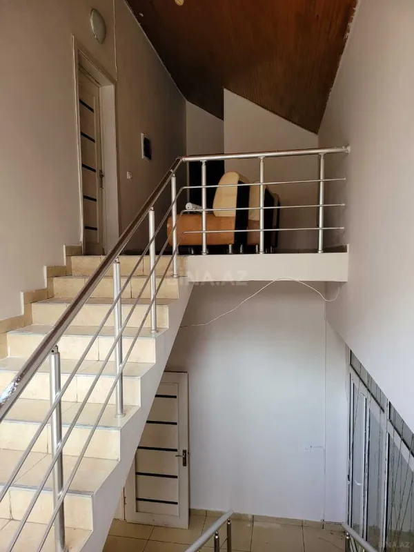 Satılır obyekt 580 m²