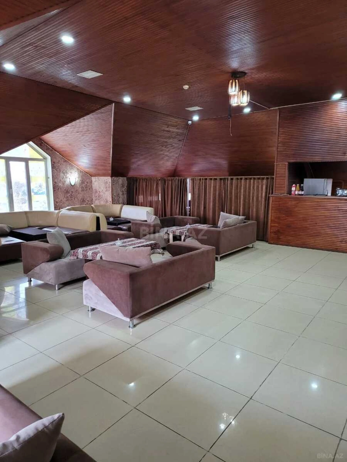 Satılır obyekt 580 m²