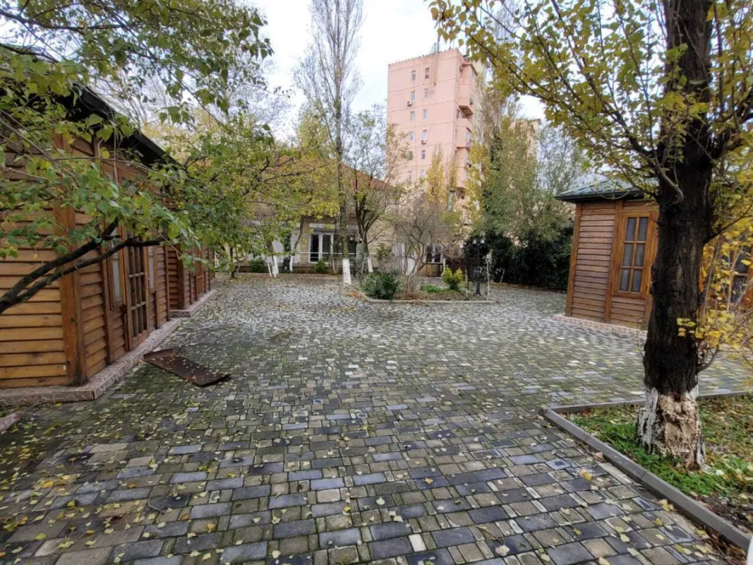 Satılır obyekt 580 m²