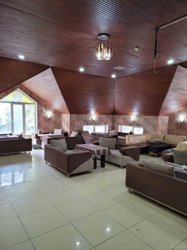 Satılır obyekt 580 m²