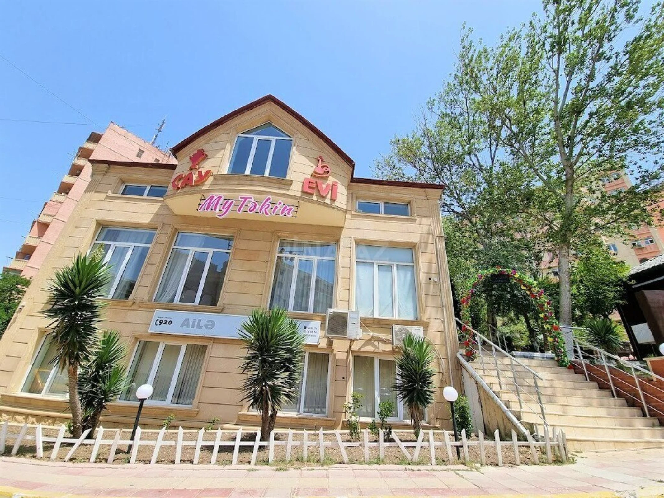 Satılır obyekt 580 m²