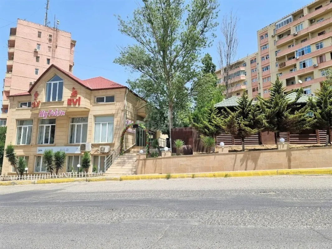 Satılır obyekt 580 m²