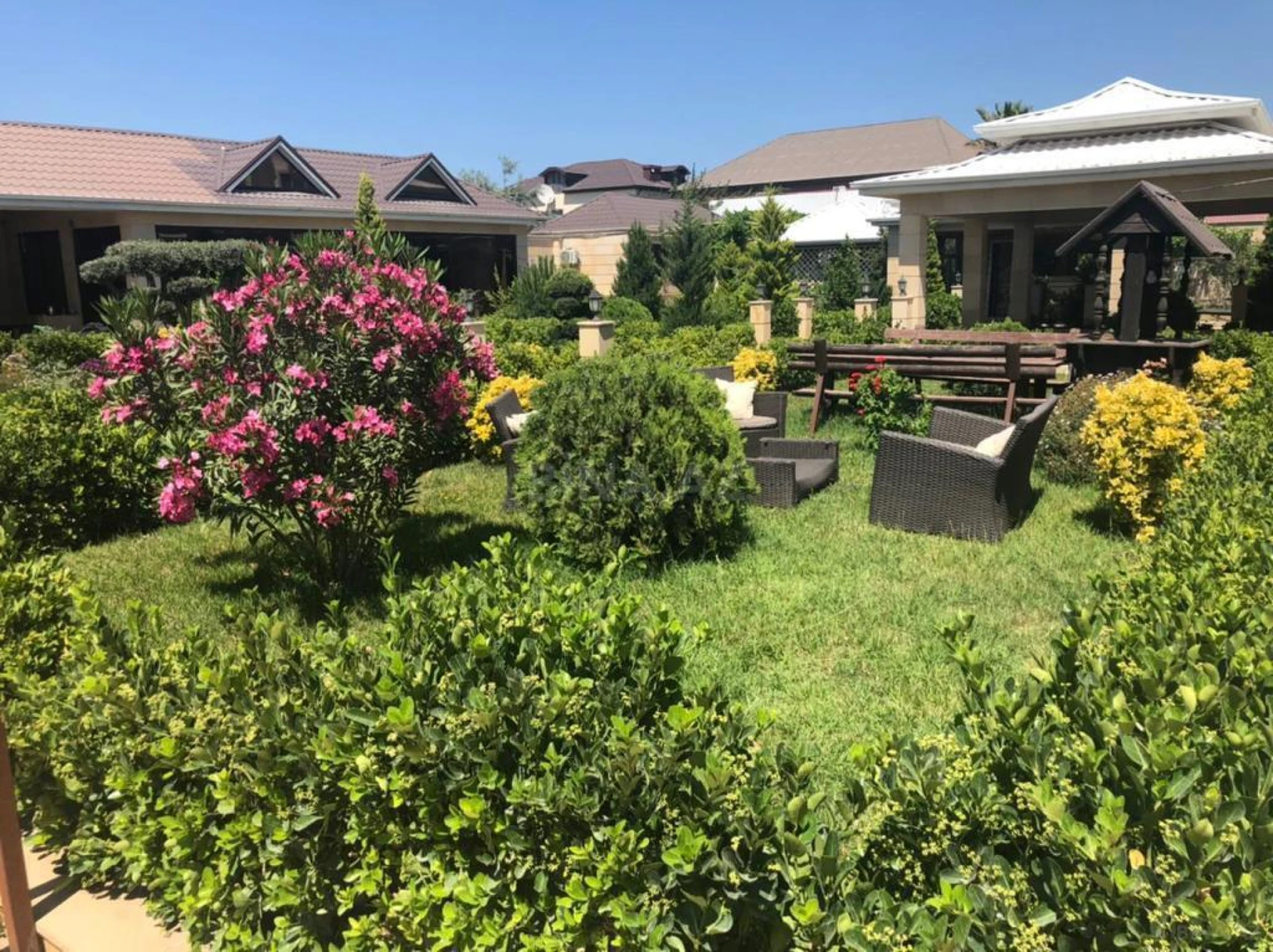 Kirayə verilir 6 otaqlı həyət evi 350 m²