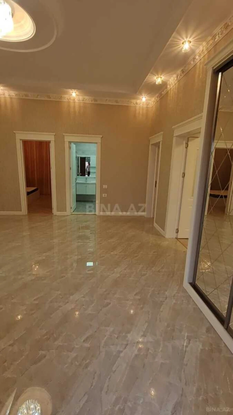 Kirayə verilir 5 otaqlı həyət evi 220 m²
