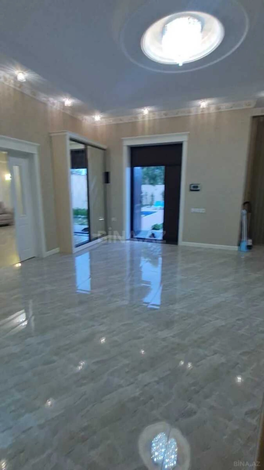 Kirayə verilir 5 otaqlı həyət evi 220 m²