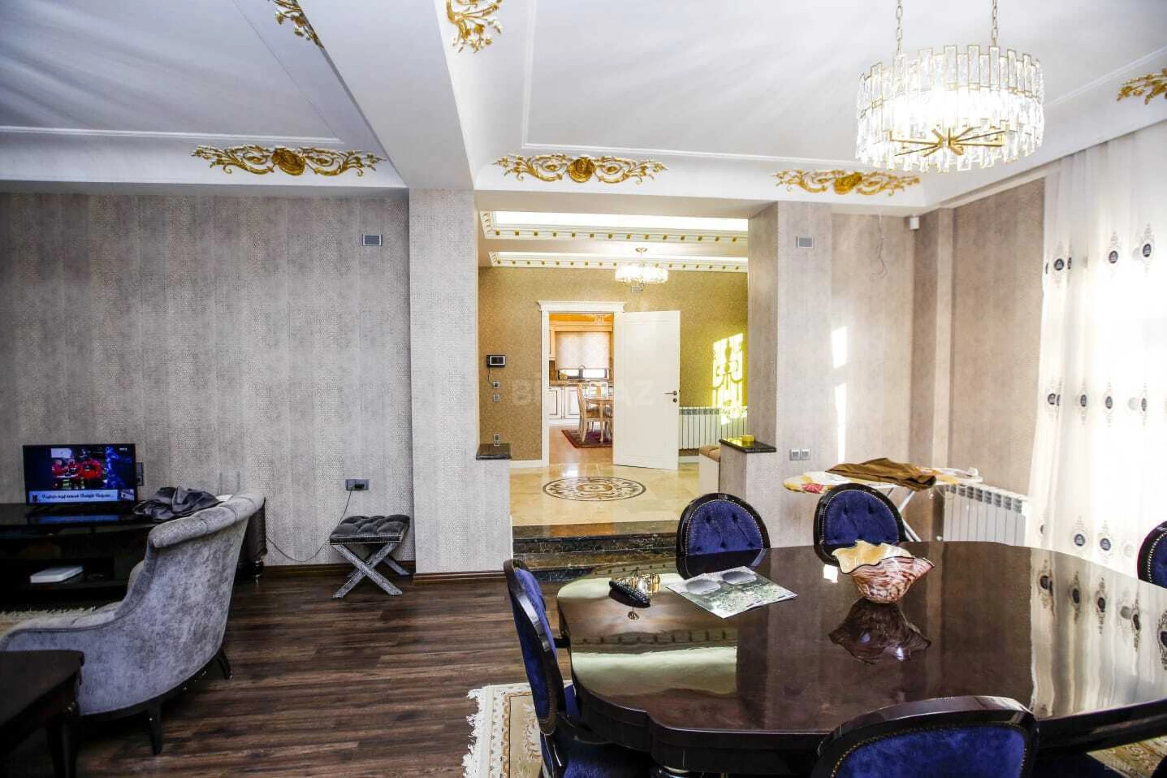 Kirayə verilir 5 otaqlı həyət evi 290 m²