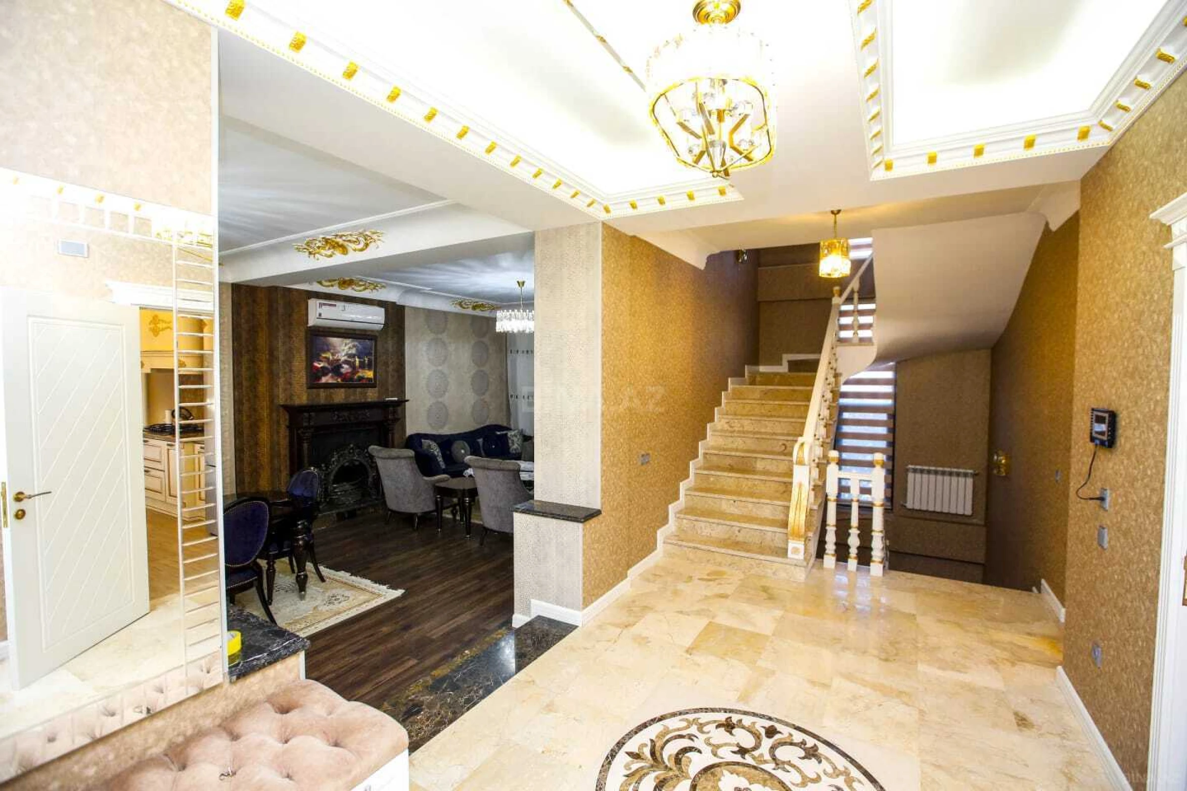 Kirayə verilir 5 otaqlı həyət evi 290 m²