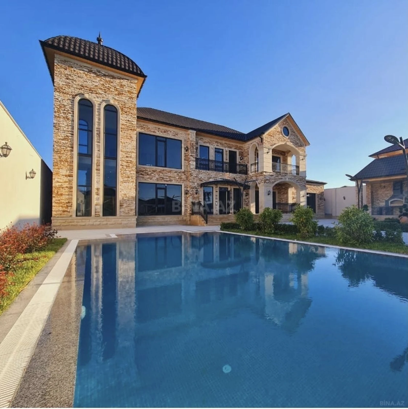 Kirayə verilir 5 otaqlı həyət evi 290 m²