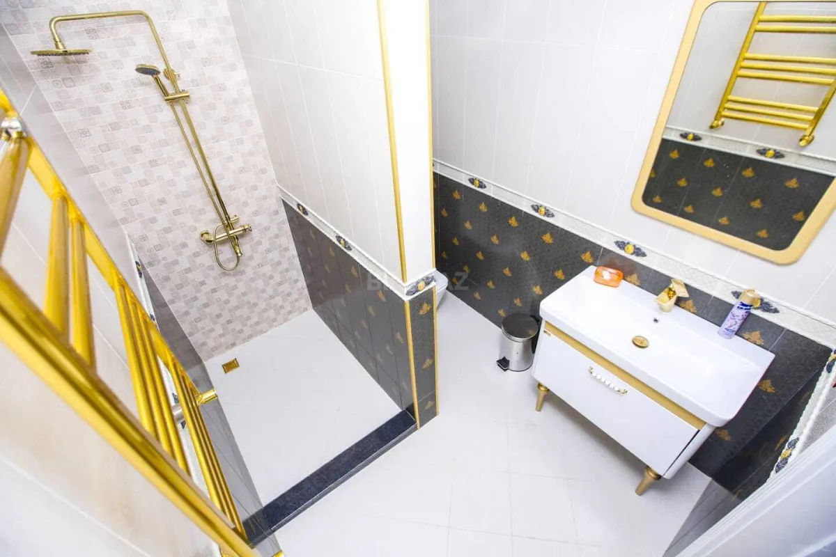 Kirayə verilir 5 otaqlı həyət evi 290 m²