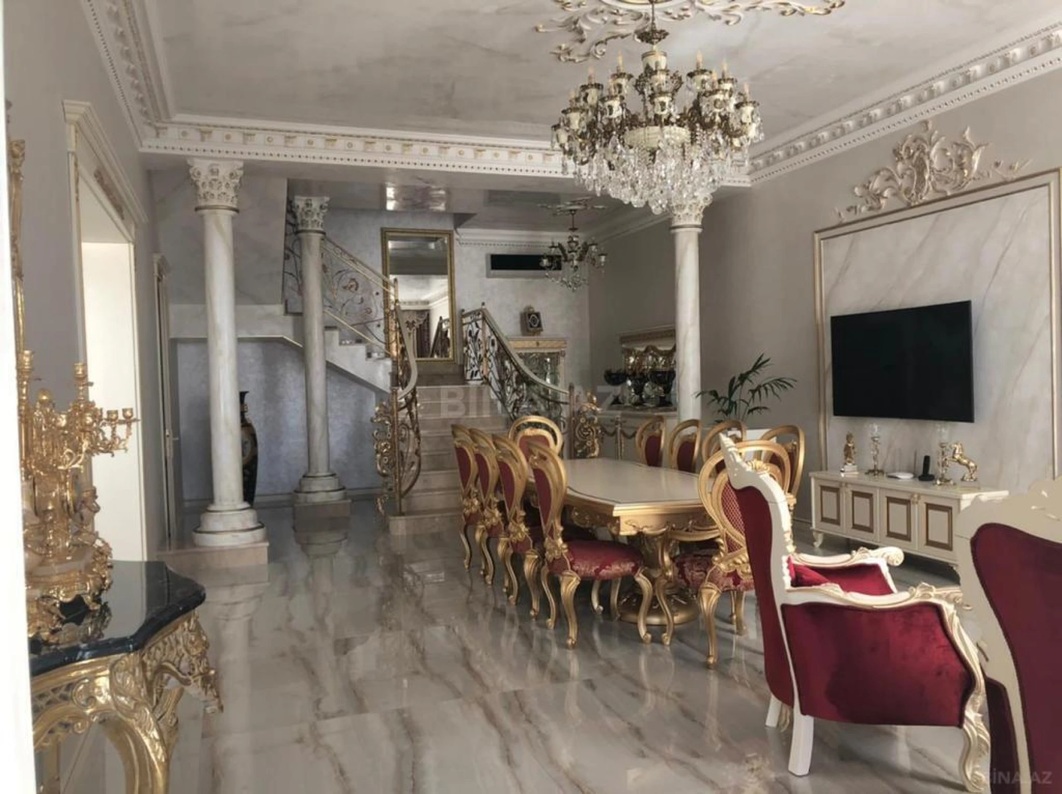 Kirayə verilir 5 otaqlı həyət evi 290 m²