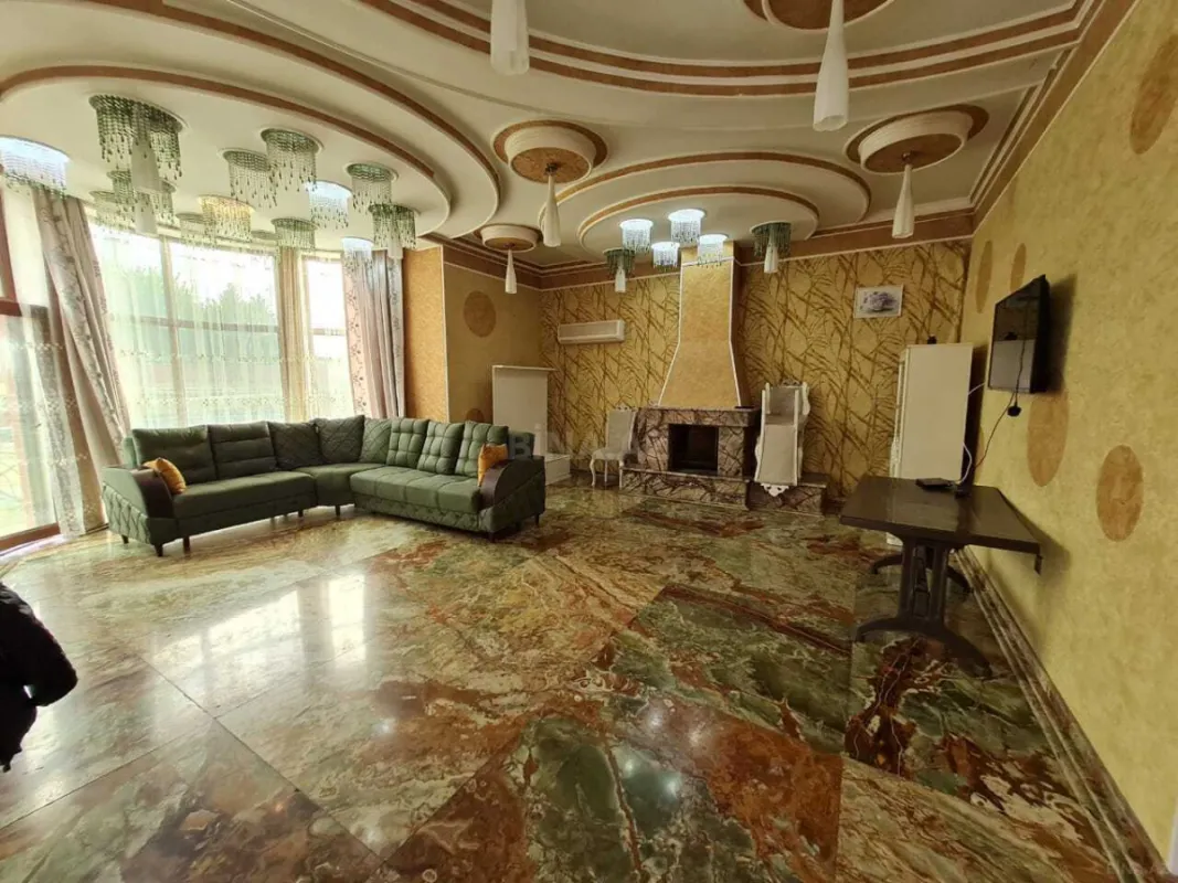 Kirayə verilir 6 otaqlı həyət evi 500 m²