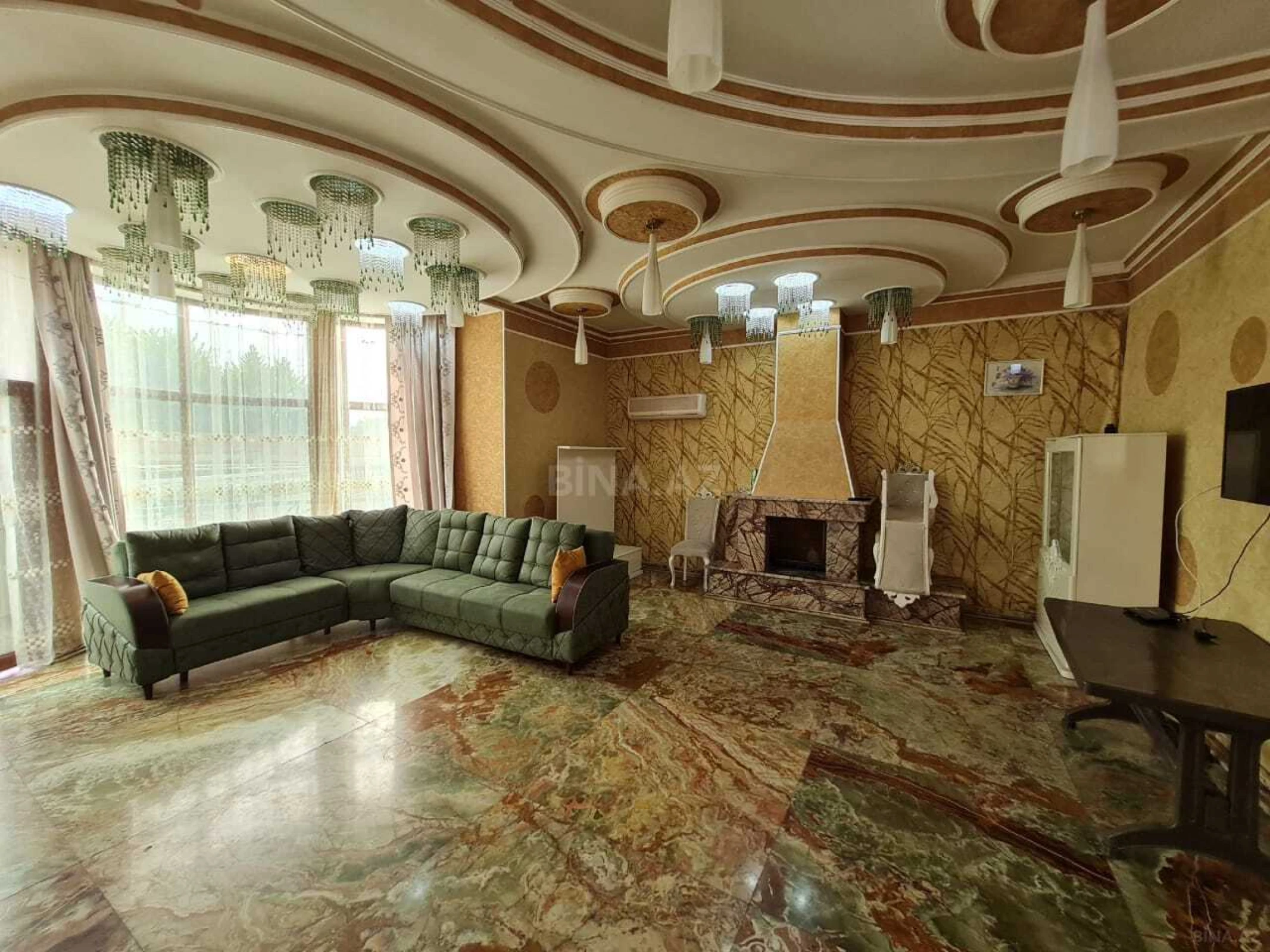 Kirayə verilir 6 otaqlı həyət evi 500 m²