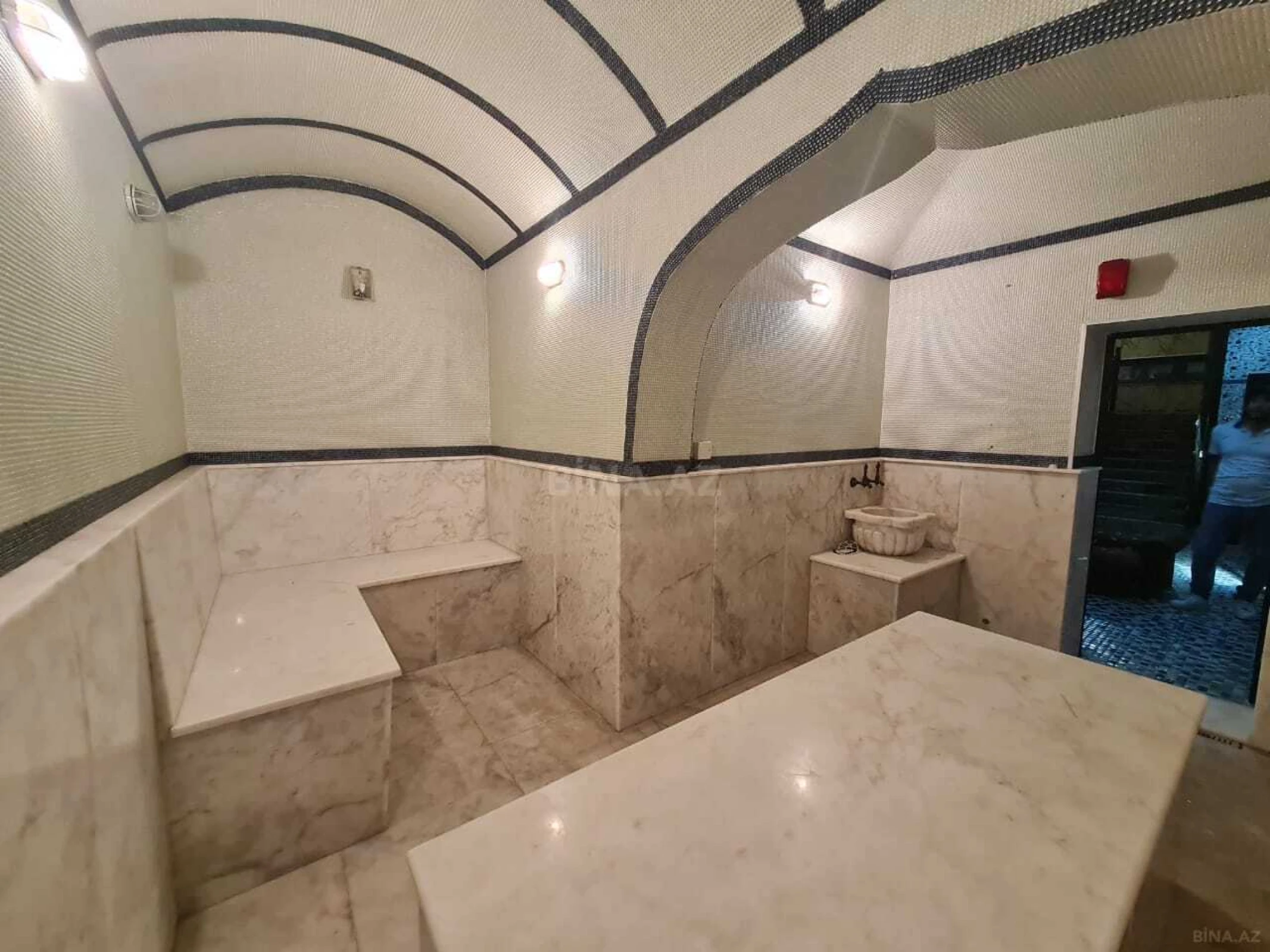 Kirayə verilir 6 otaqlı həyət evi 500 m²