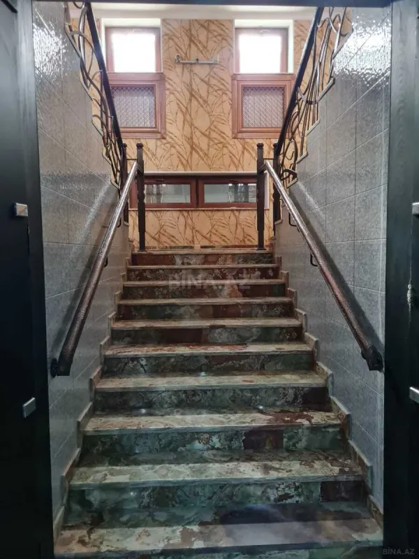 Kirayə verilir 6 otaqlı həyət evi 500 m²