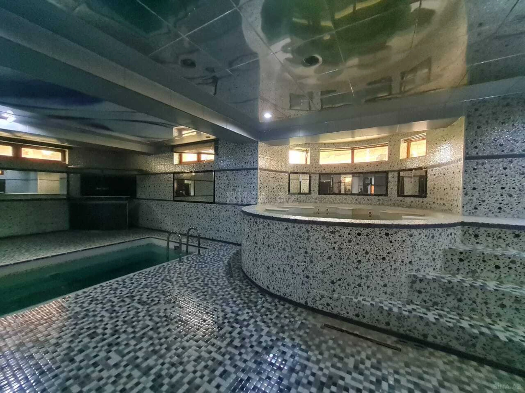 Kirayə verilir 6 otaqlı həyət evi 500 m²