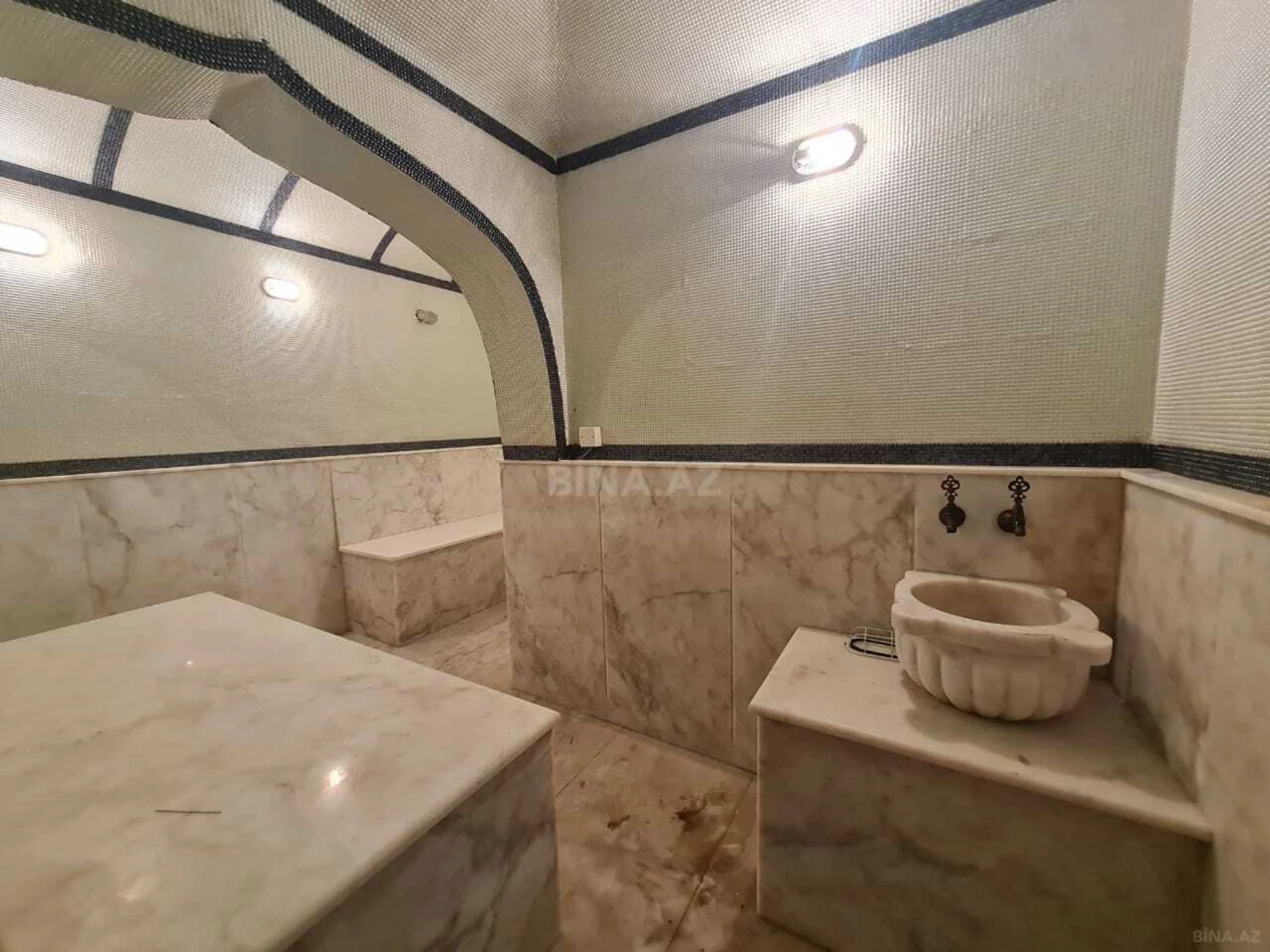 Kirayə verilir 6 otaqlı həyət evi 500 m²