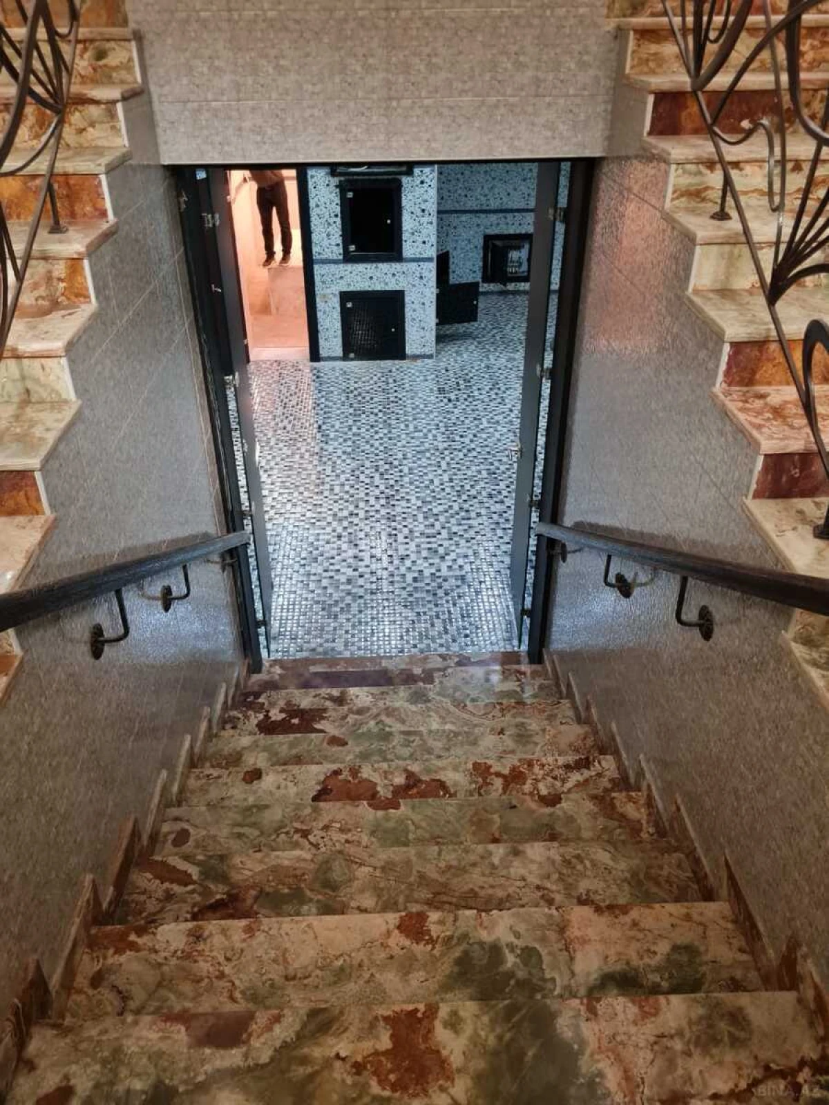 Kirayə verilir 6 otaqlı həyət evi 500 m²