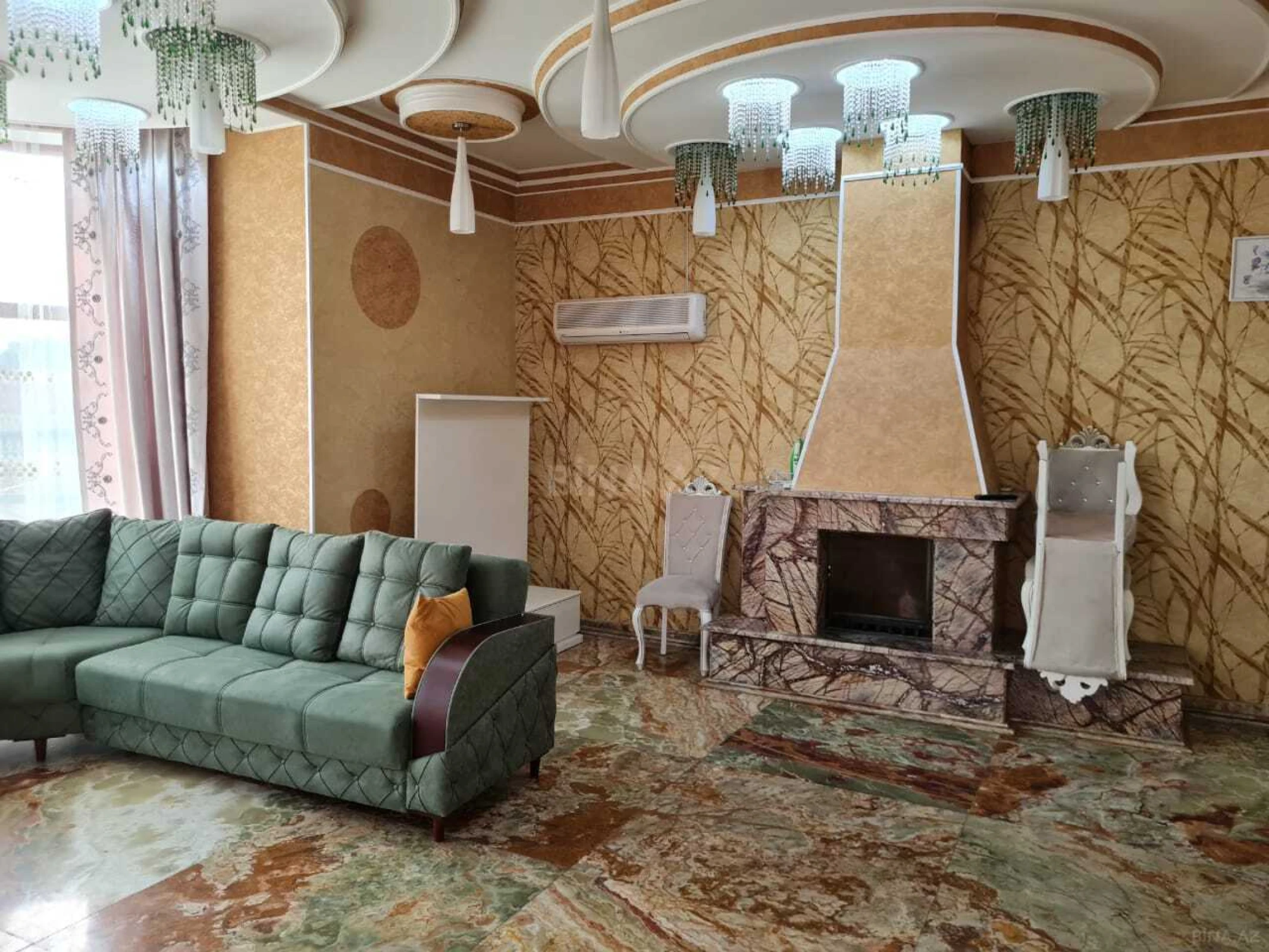 Kirayə verilir 6 otaqlı həyət evi 500 m²