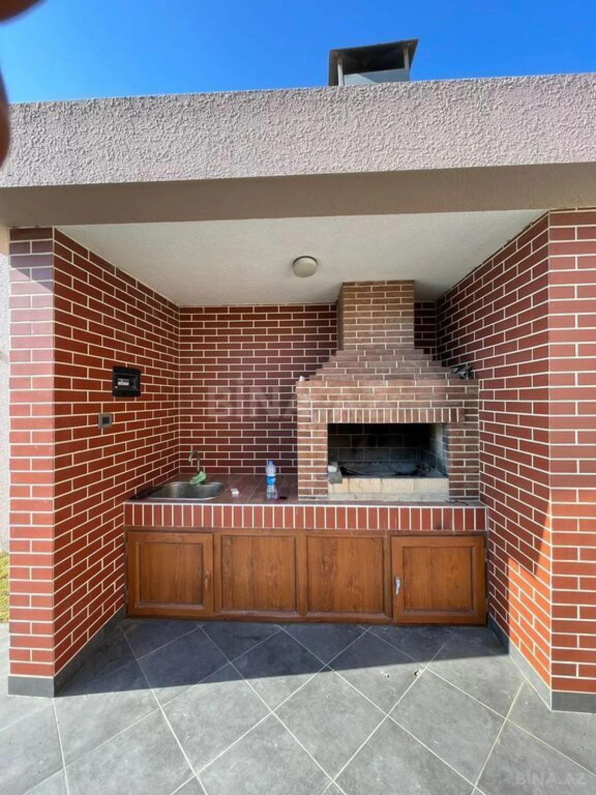 Kirayə verilir 7 otaqlı həyət evi 500 m²