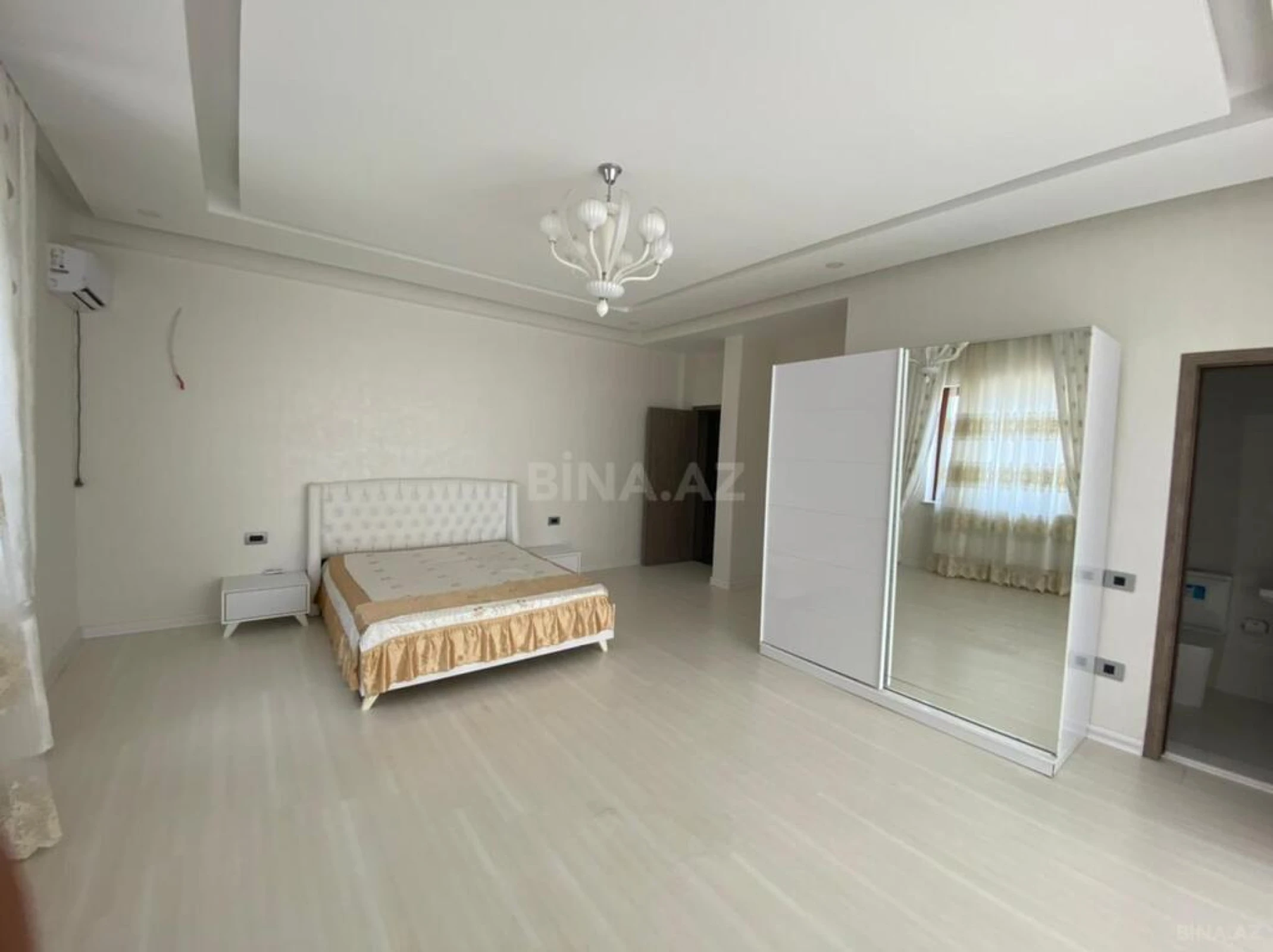 Kirayə verilir 7 otaqlı həyət evi 500 m²