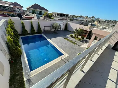 Kirayə verilir 7 otaqlı həyət evi 500 m²