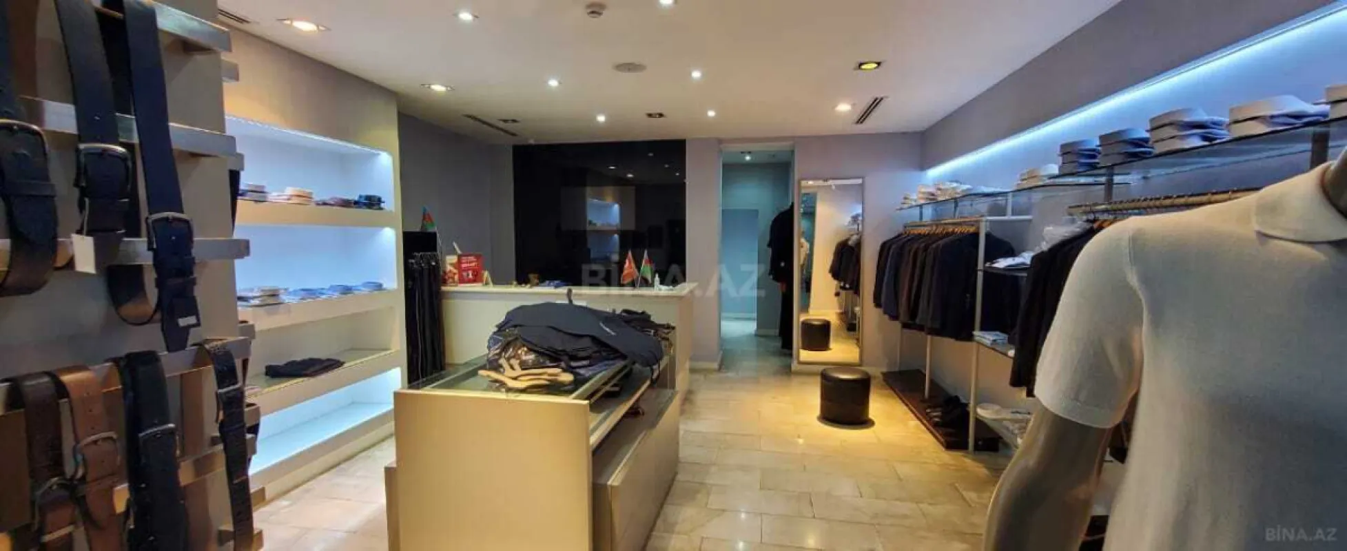 Satılır obyekt 260 m²