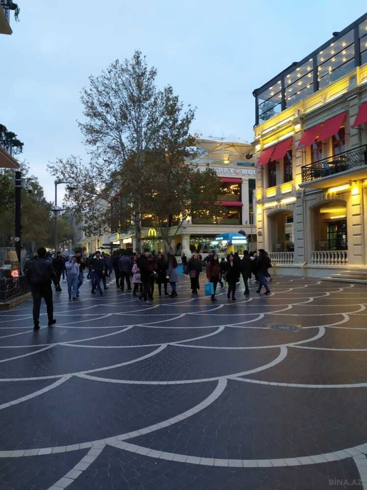 Satılır obyekt 260 m²