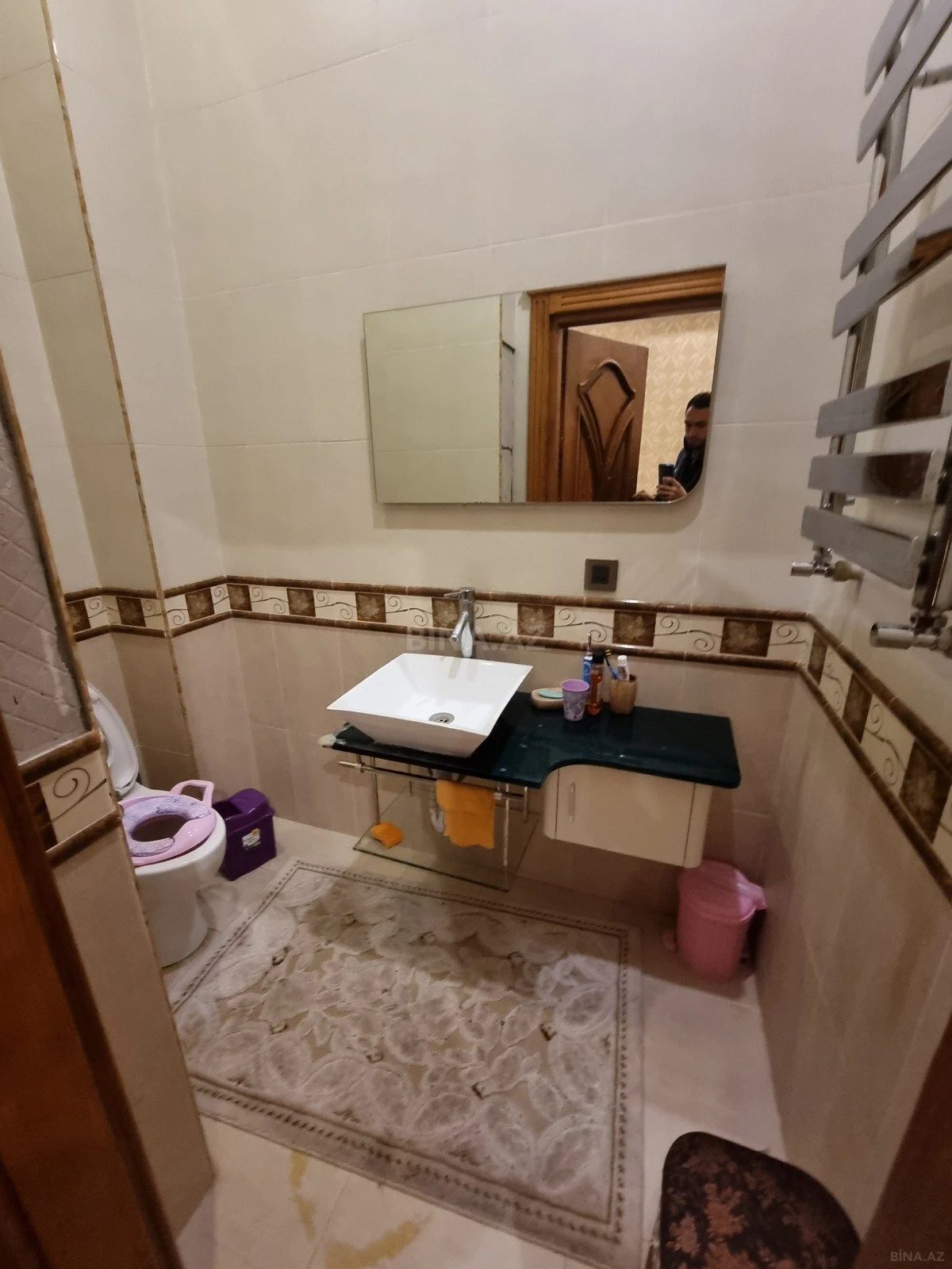 Satılır 4 otaqlı mənzil 215 m²