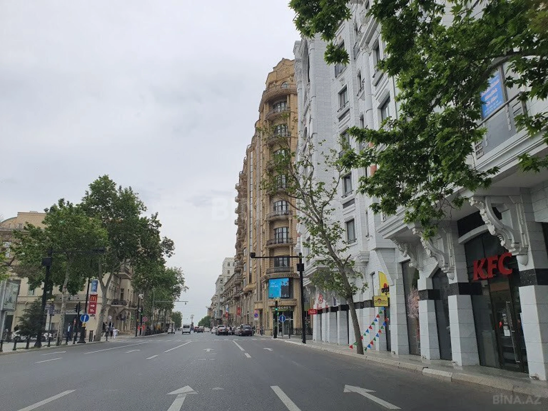 Satılır obyekt 330 m²