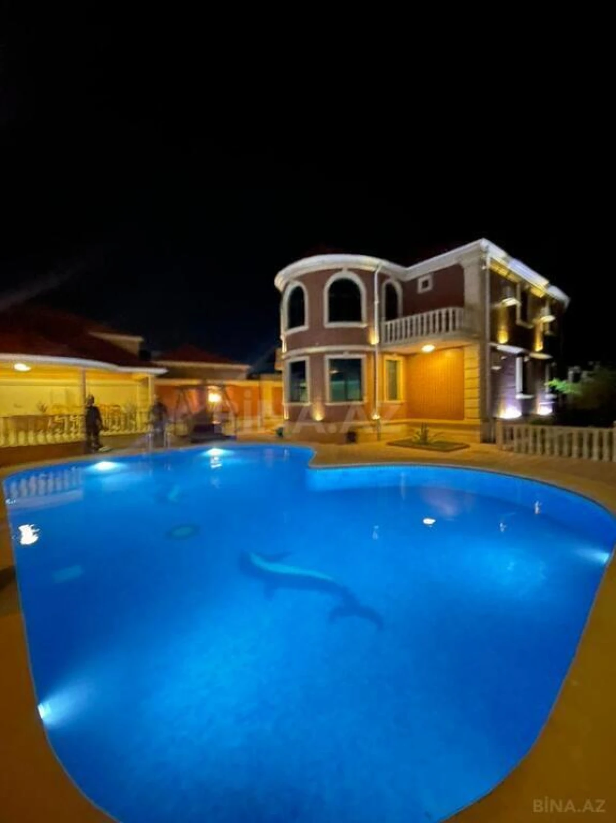 Kirayə verilir 5 otaqlı həyət evi 260 m²