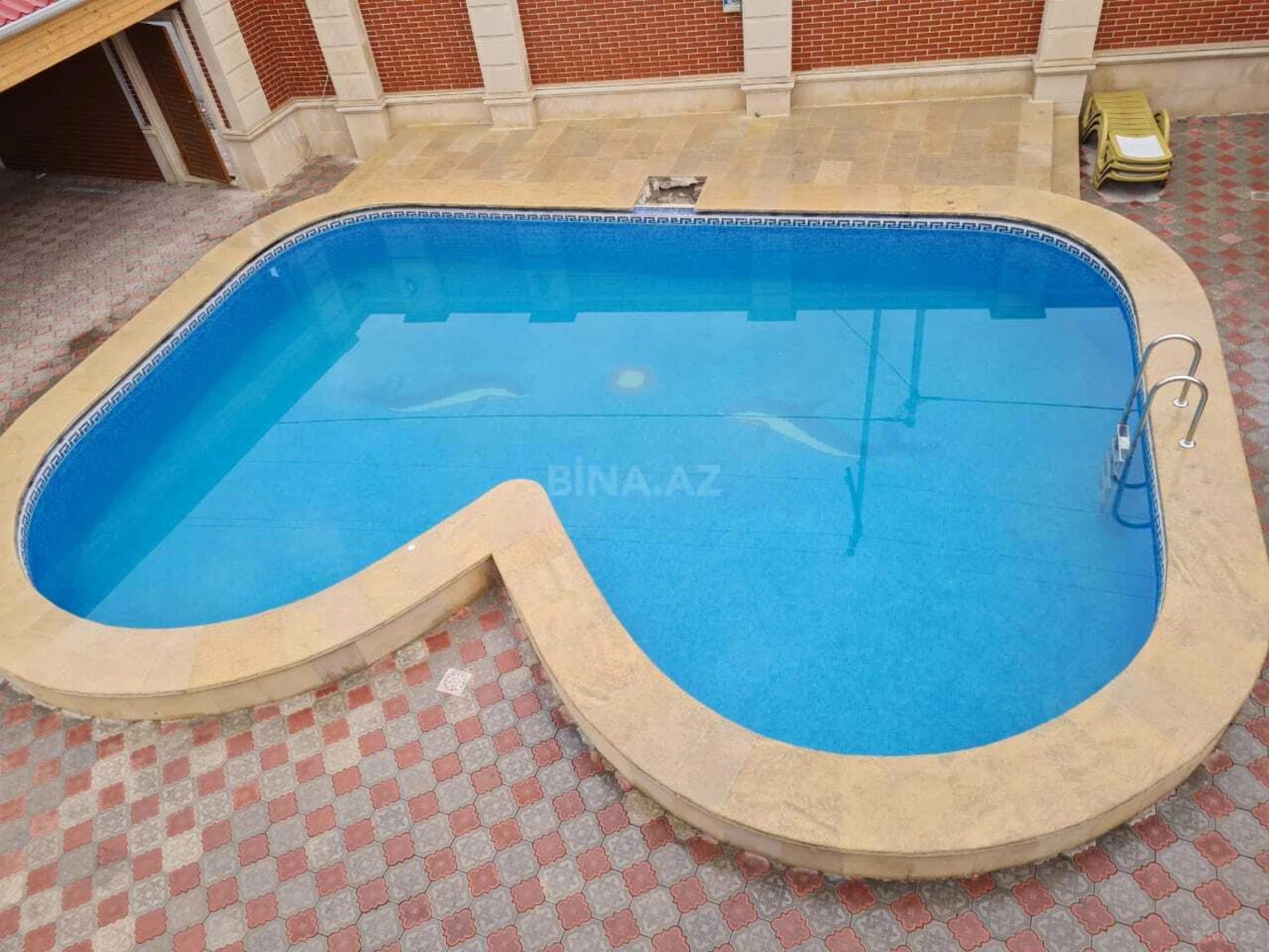 Kirayə verilir 5 otaqlı həyət evi 260 m²