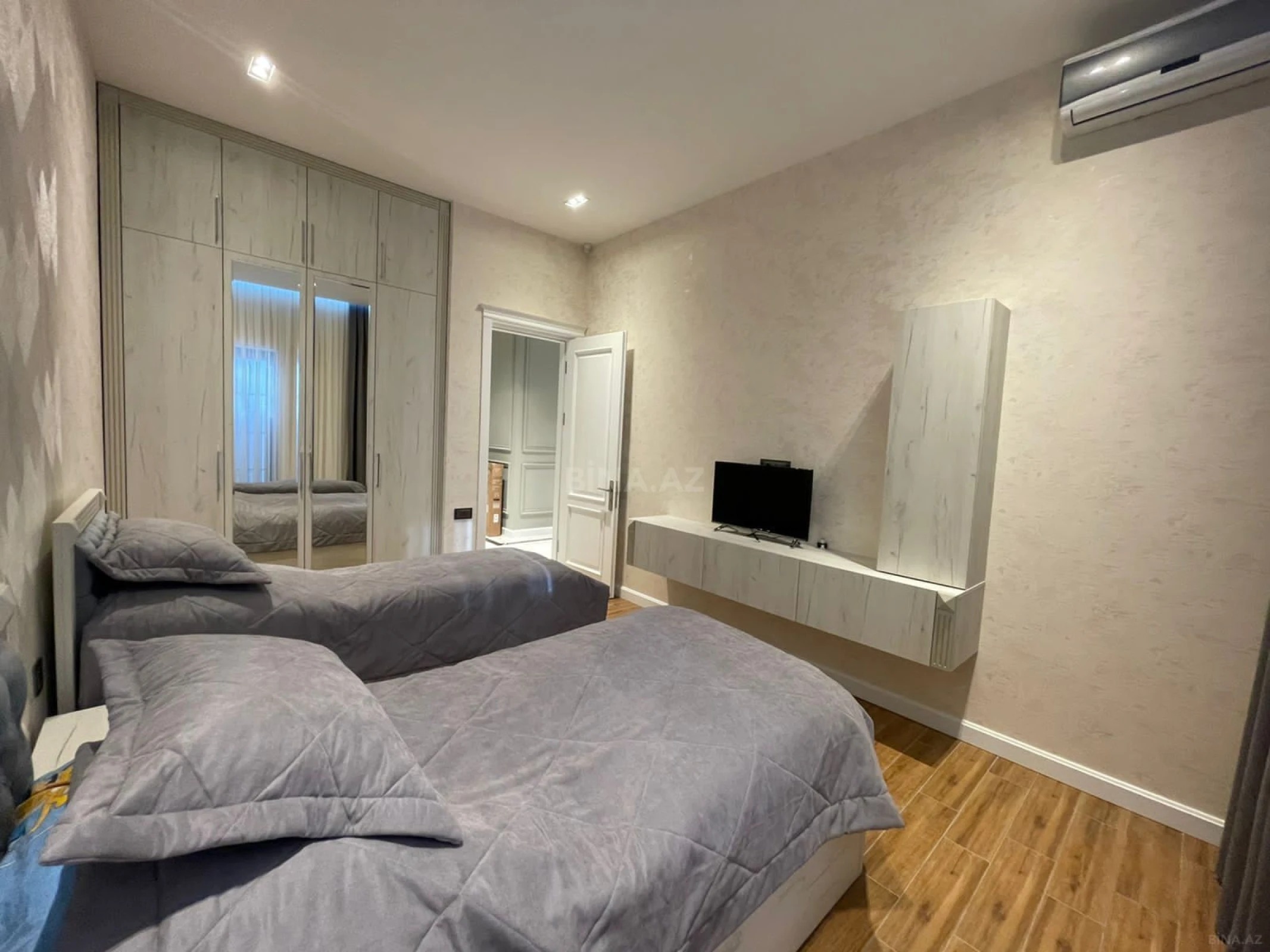 Kirayə verilir 4 otaqlı həyət evi 240 m²